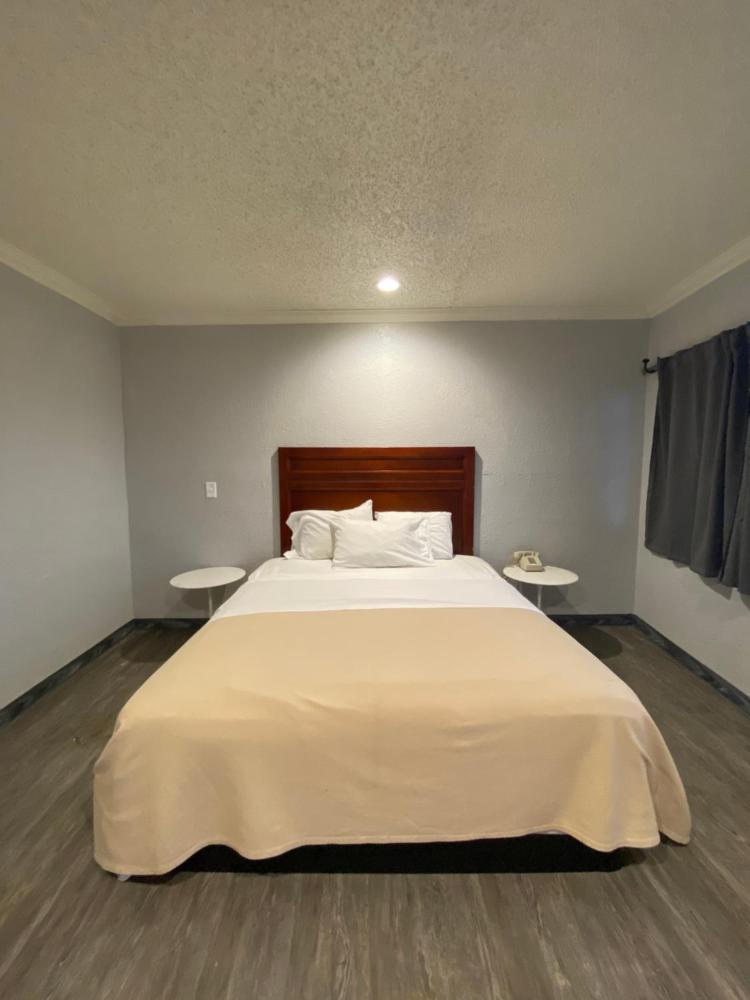 Deluxe King Room interior